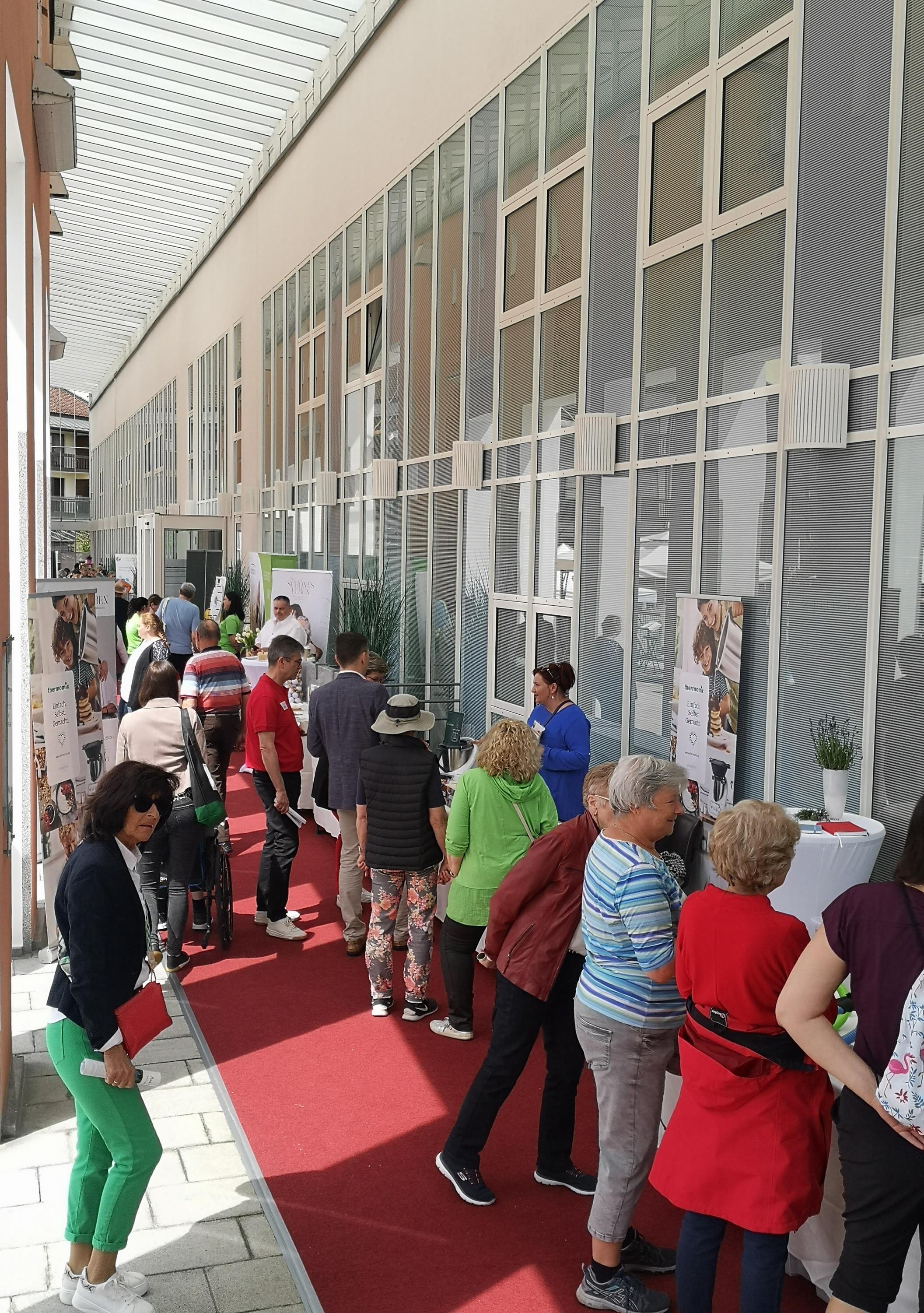 Interessierte bei den 10. Aktionstagen Gesundheit in Bad Gögging