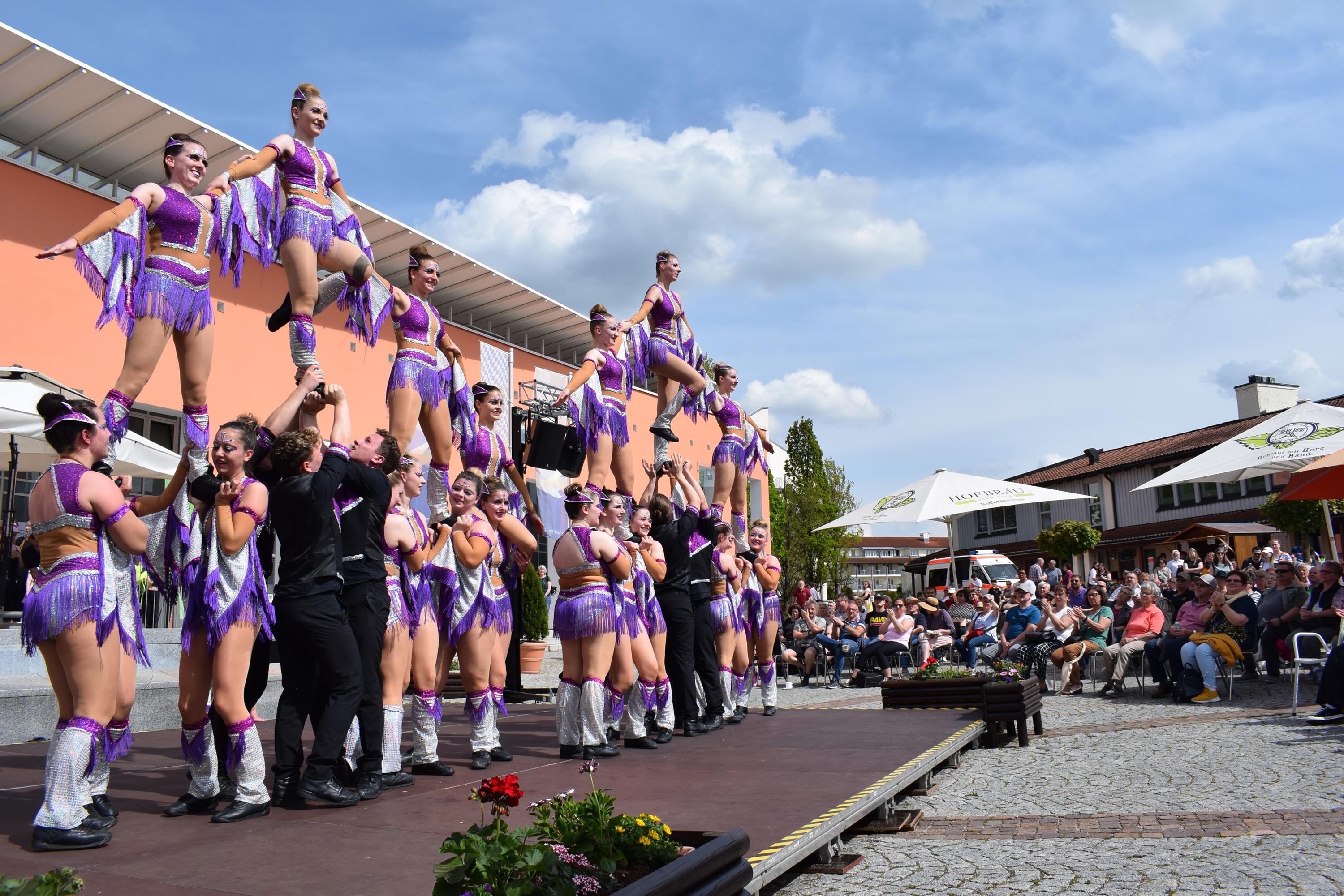 Jede Menge los war an beiden Tagen der Gesundheitsmesse auf der Aktionsbühne auf dem Kurplatz.