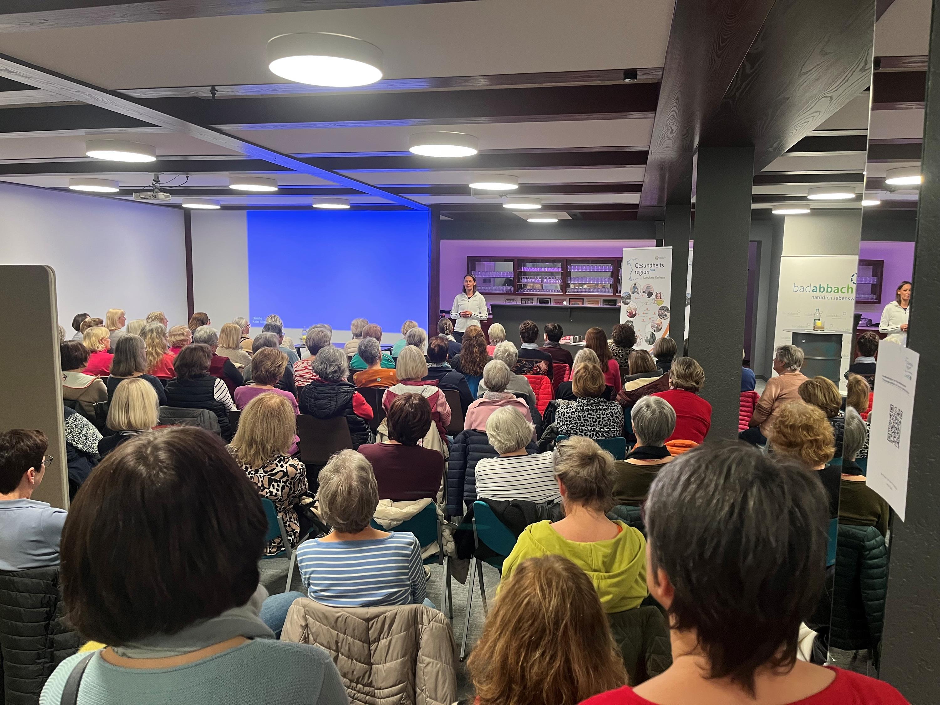 Daniela Holzer bei ihrem Vortrag.