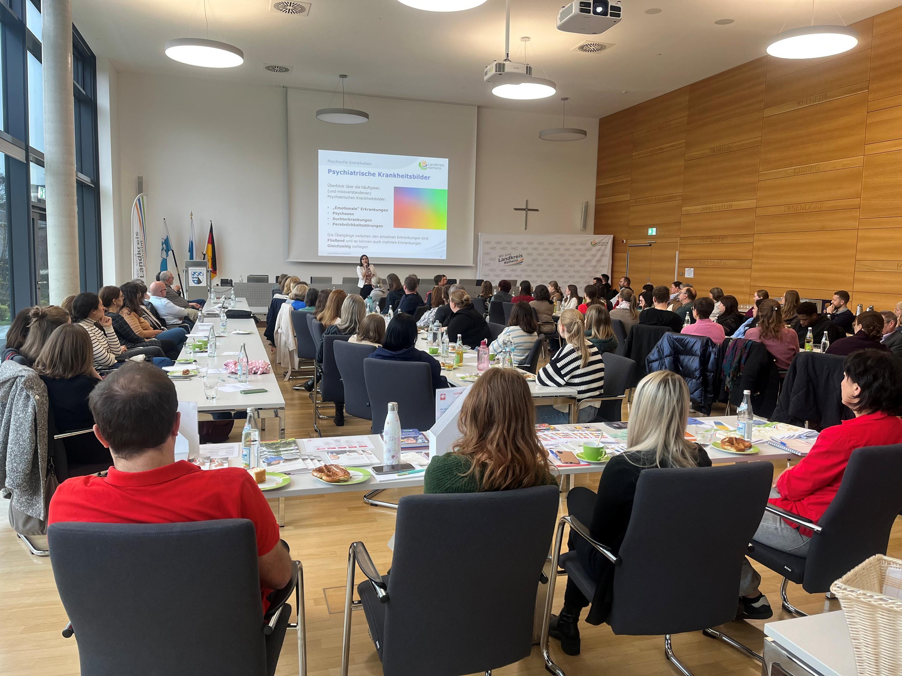 Ärztin Judith Lang erläutert Grundlagen psychischer Erkrankungen